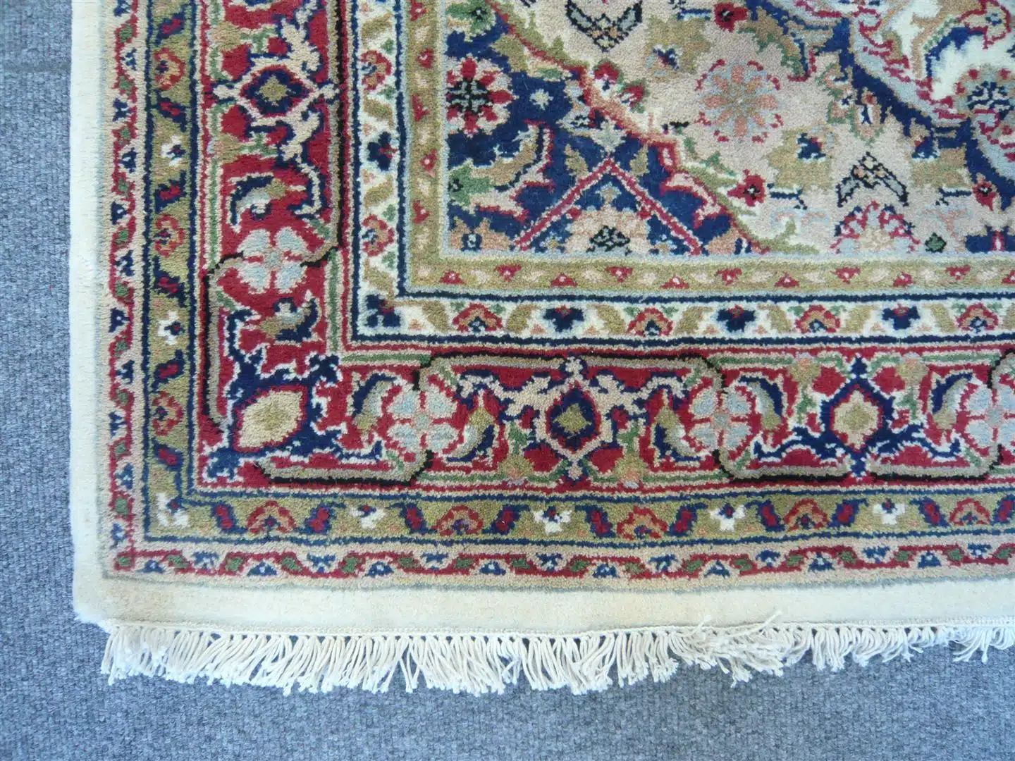 Indian Chakhari Cream/Red 1.82 x 1.26m