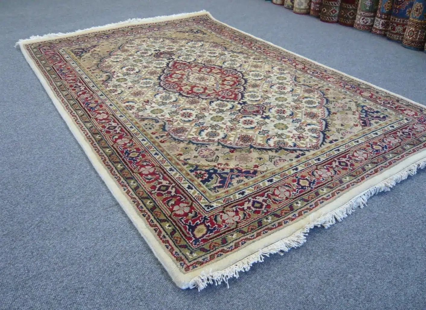 Indian Chakhari Cream/Red 1.82 x 1.26m