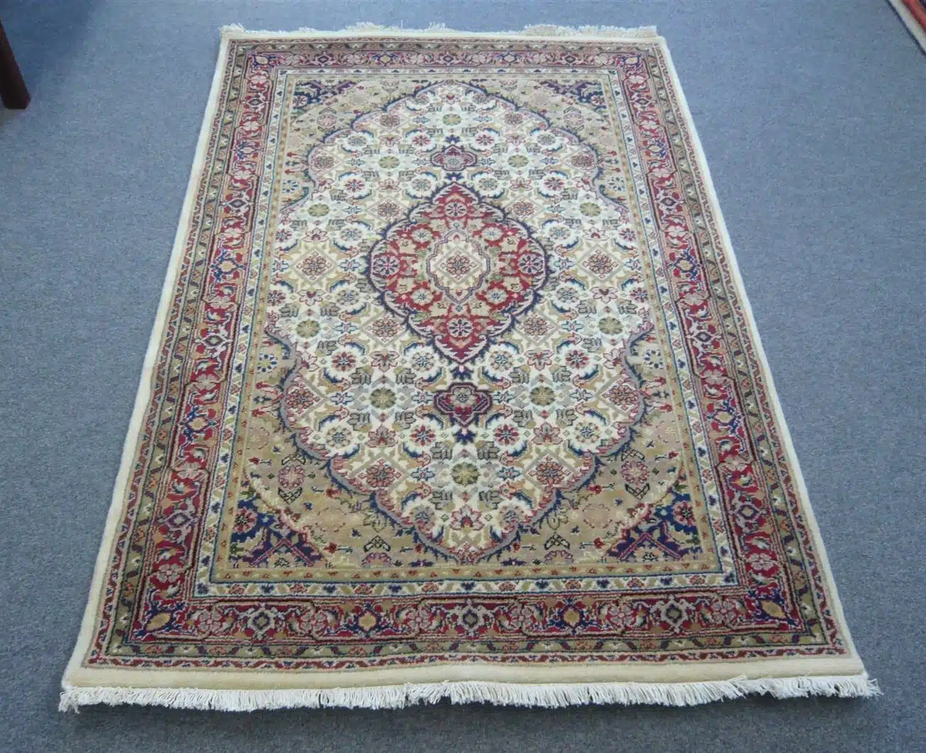 Indian Chakhari Cream/Red 1.82 x 1.26m