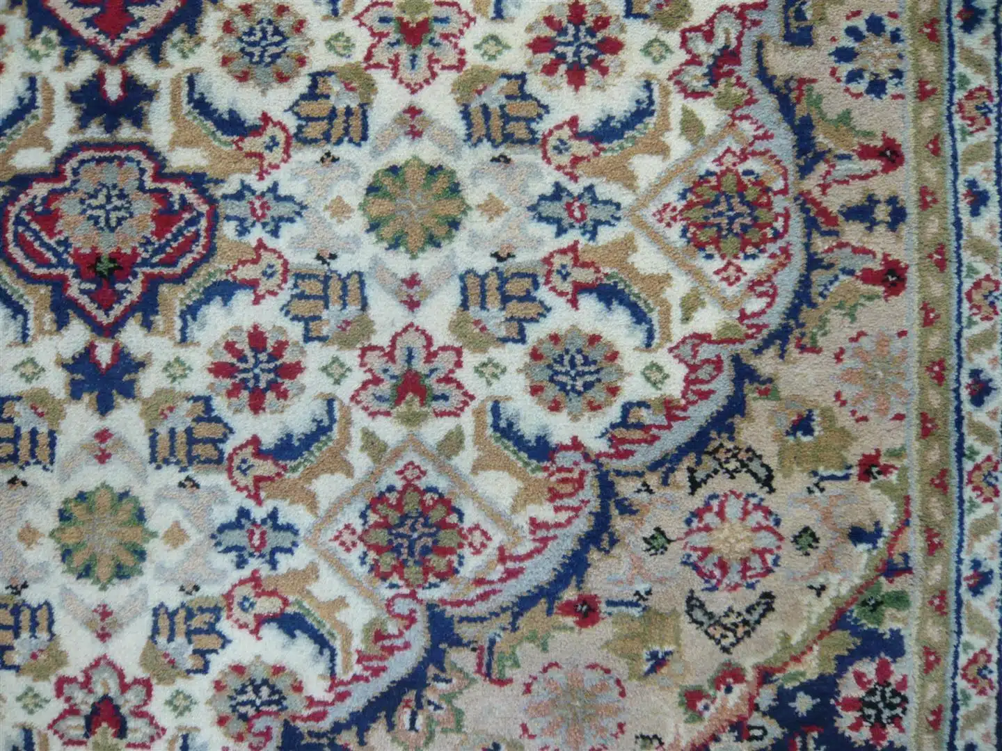 Indian Chakhari Cream/Red 1.82 x 1.26m