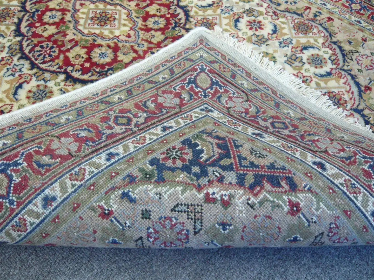 Indian Chakhari Cream/Red 1.82 x 1.26m