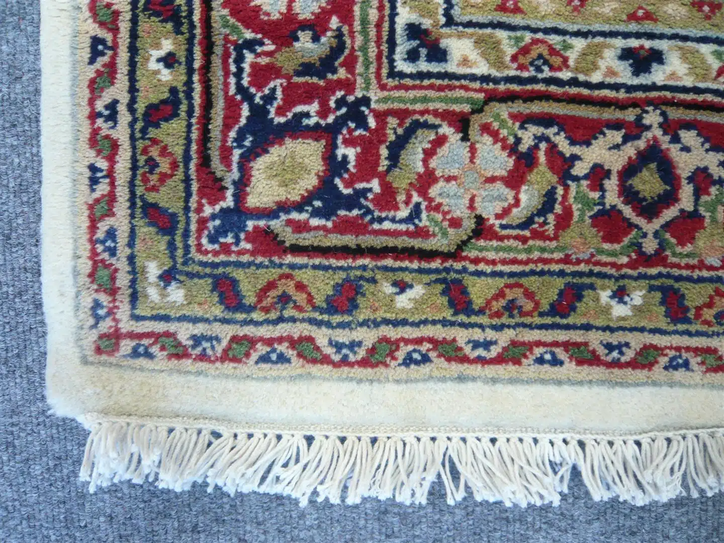 Indian Chakhari Cream/Red 1.82 x 1.26m